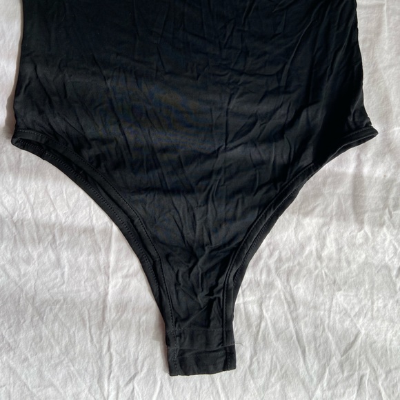 Black cap sleeve basic snap gusset bodysuit - Picture 5 of 14